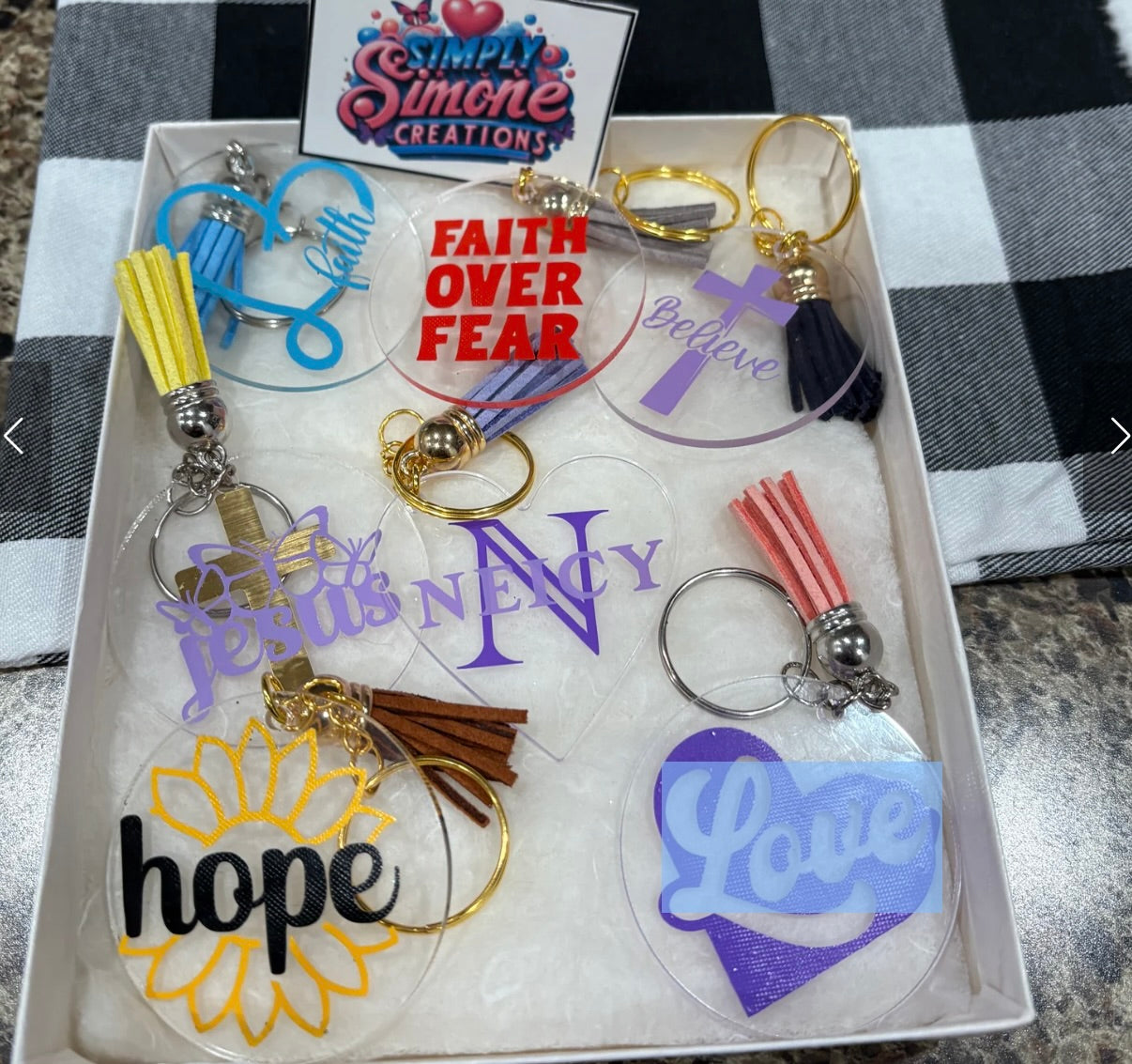 Custom Acrylic Keychains – Personalized with Names, Teams & Sayings